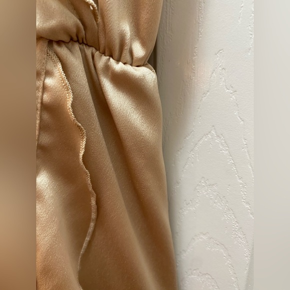 Show Me Your Mumu Bridesmaid Dress Samantha Champagne Luxe Satin Ruffle Wrap - Picture 6 of 9